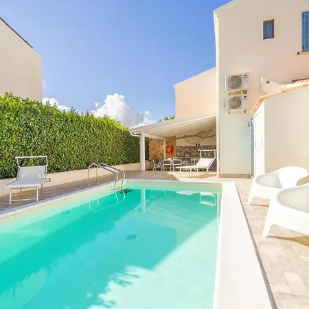 Holiday home Gorgeous In Cornino With Kitchen Custonaci